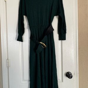 Black Sheath Dress with Cuffed Long Sleeves Crew Neck